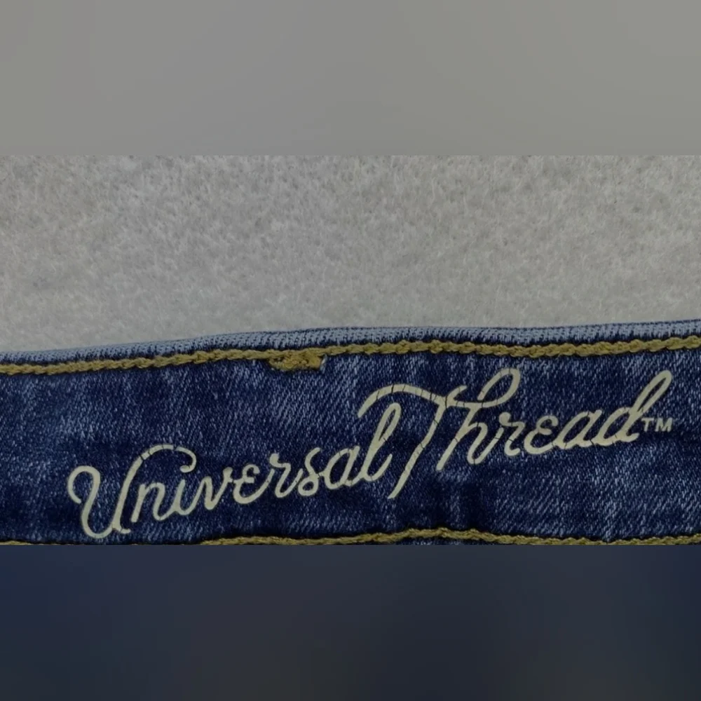 Universal Thread shorts - Picture 2 of 6
